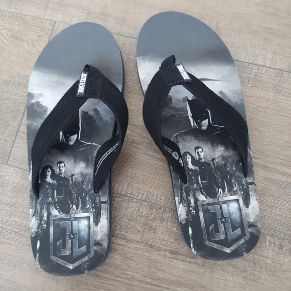 Justice League Flip Flops - Picture 2 of 8